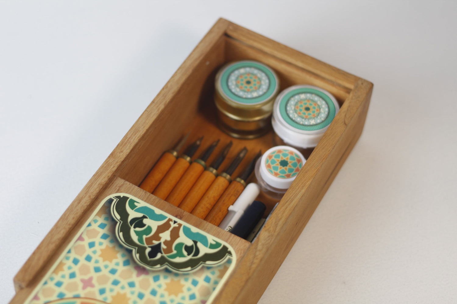 Collection of calligraphy pen storage boxes and organizers
