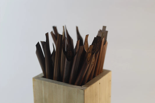 Handam Bili qalam on neutral background